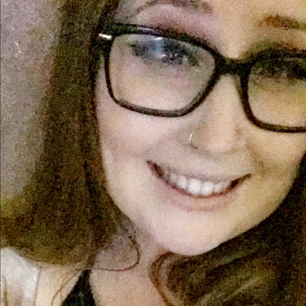 Meet your Posher, Brenna